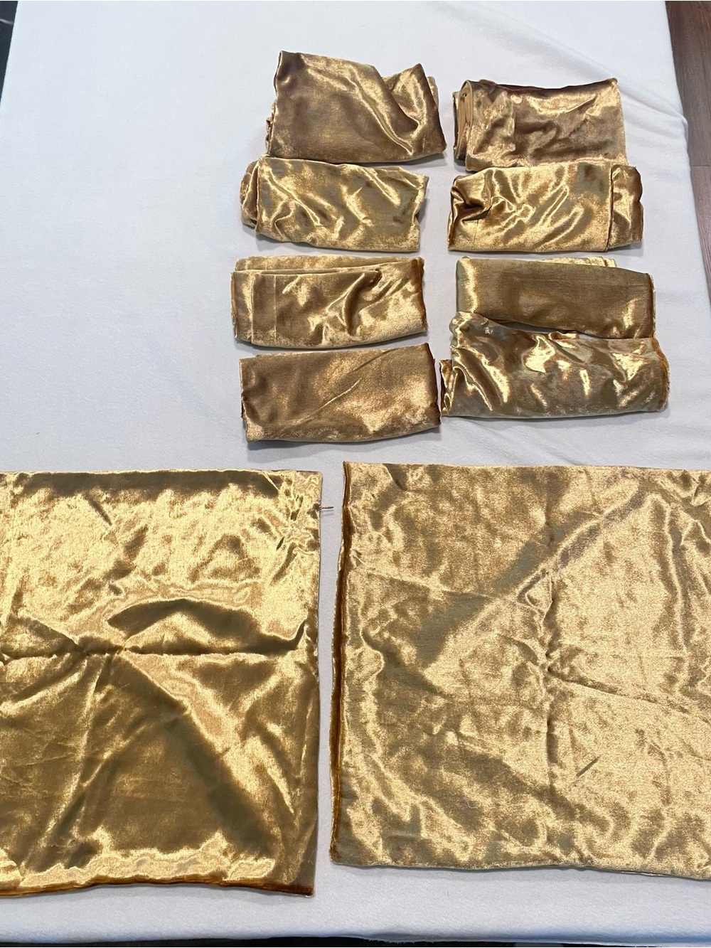 Gold Velvet Pillow Covers 18x18 Decorative Pillows Pack of 10, NWOT - Picture 2 of 5